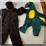 H17. Kids' costumes. 